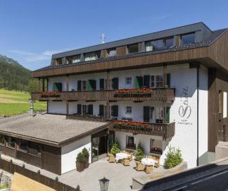 (© Hotel Strobl) - Lyžovačky v Alpách, www.hitka.sk