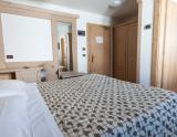 Dvojposteľová izba Rustic (© Hotel Sporting) - Lyžovačky v Alpách, www.hitka.sk